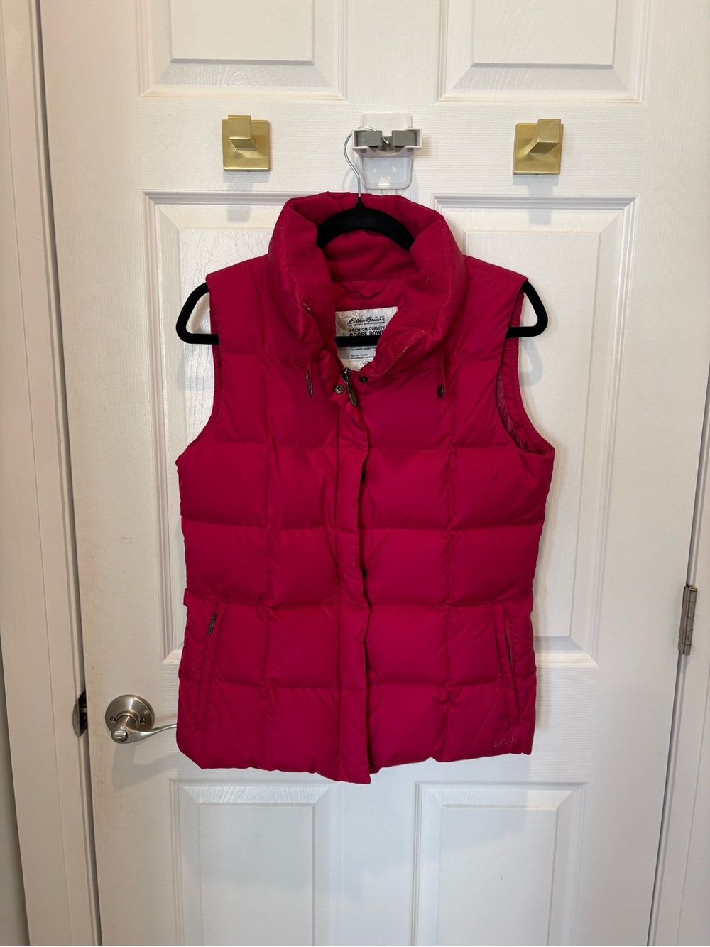 Eddie Bauer Women's Fuchsia Quilted Puffer Vest - Sleeveless Jacket #1348 NWT